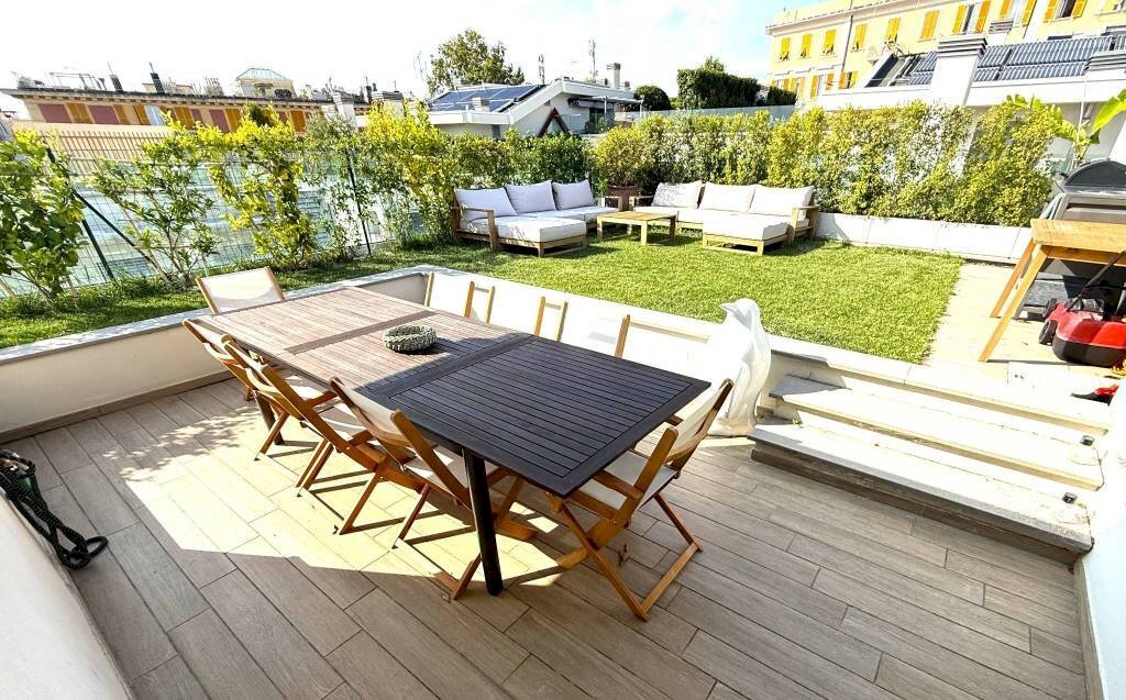 Terrazzo - Attico via Arnaldo da Brescia, 40, Genova (zona Quarto) - foto 2