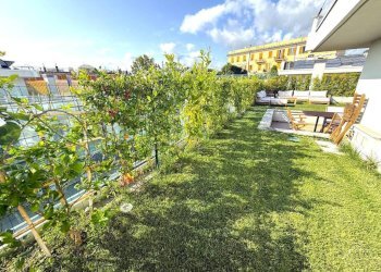 Giardino - Attico via Arnaldo da Brescia, 40, Genova (zona Quarto) - foto 18