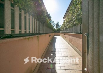 Cortile interno - Trilocale via Lino Liviabella, 99, Roma - foto 35