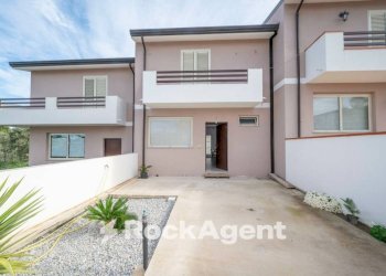 Facciata - Villa a Schiera via Giuseppe Di Mario, Furnari - foto 6