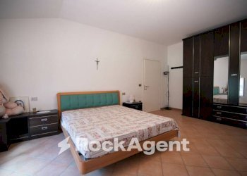 Camera da letto - Rustico strada delle Caminate, 58, Fano - foto 7