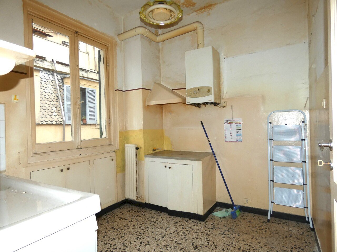cucina.JPG - Appartamento Via Gian Domenico Cassini 4, Genova (zona Sampierdarena) - foto 3