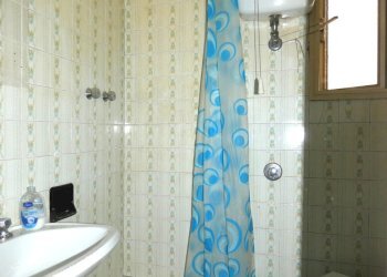 bagno.JPG - Appartamento Via Gian Domenico Cassini 4, Genova (zona Sampierdarena) - foto 7