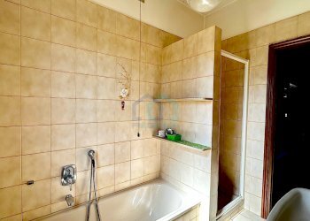 bagno grande - Villa Via Santuario 125, Savona - photo 18