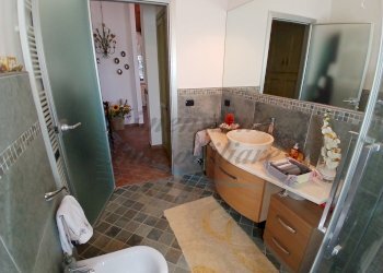 Bagno....jpg - Four-room apartment Rosignano Marittimo - photo 9