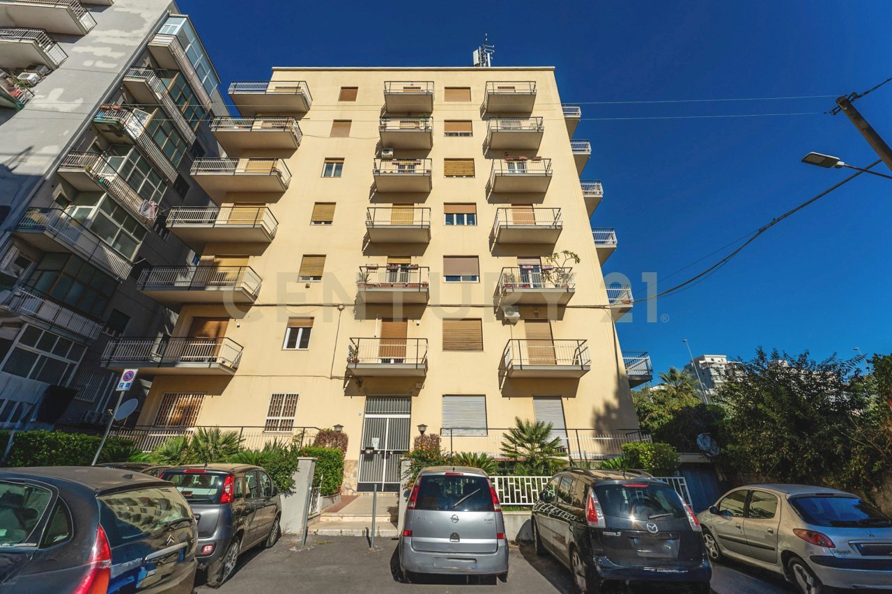 Via Mineo 33 (1).jpg - Four-room apartment Via Mineo 33, Catania - photo 1