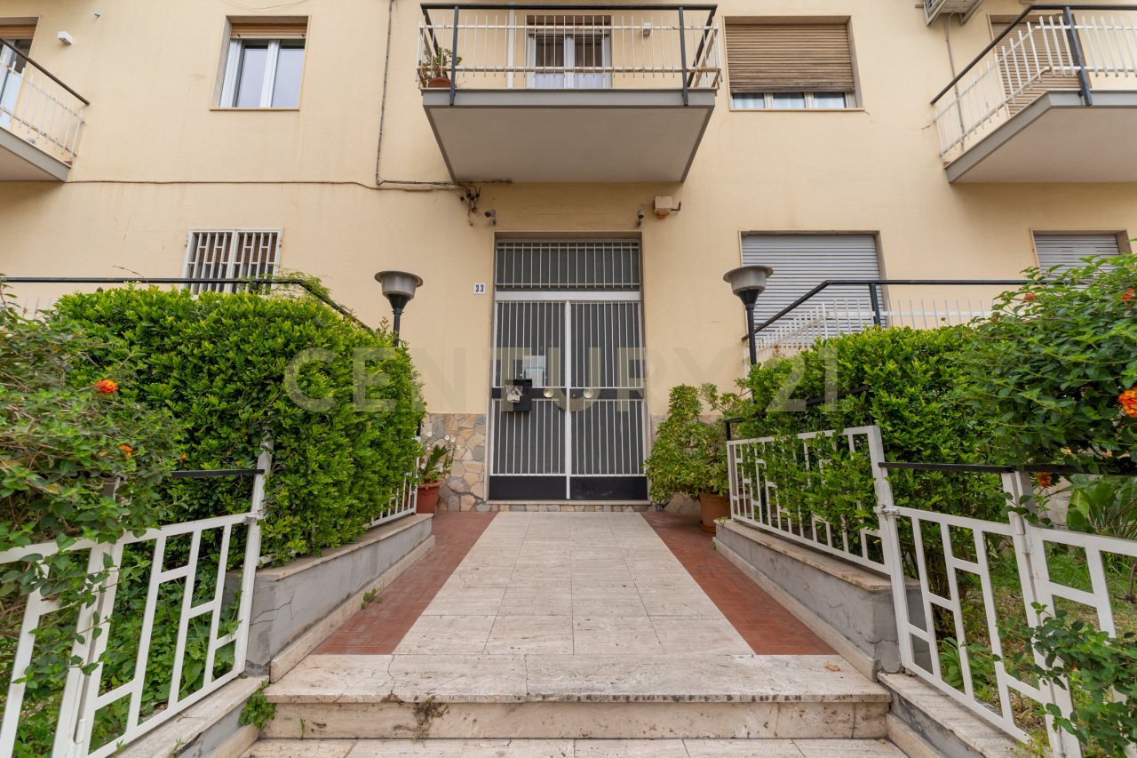 Via Mineo 33 (4).jpg - Four-room apartment Via Mineo 33, Catania - photo 2