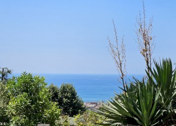 8dd9e5ad-e3dd-4a6b-a05a-8f1092af29ac.jpg - Appartamento Salerno - foto 2