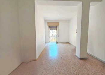 6.jpg - Three-room apartment Via Cristoforo Colombo 113, Brindisi - photo 6