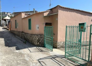 98af3868-320c-4415-a33e-7977b3ab665d.jpg - Villa Via Filetto 12, Terracina - photo 2