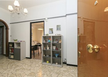 Ingresso (4).jpg - Appartamento Via Carnia 57B, Genova (zona Rivarolo) - foto 2