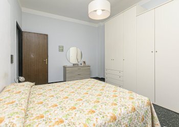 Camera matrimoniale (3).jpg - Appartamento Via Carnia 57B, Genova (zona Rivarolo) - foto 18