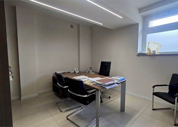 Office Piazza Camillo Benso Conte di Cavour 10, Savigliano (CN), Savigliano - photo 17