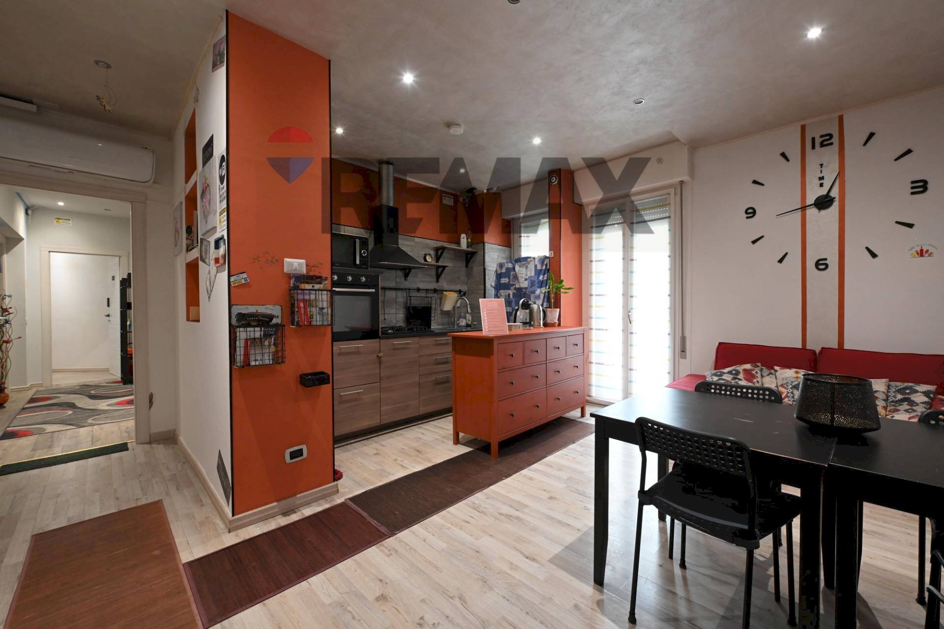 Quadrilocale PIAZZA DANTE, 29 
 Stazione treni, Modena (zona Circoscrizione 1) - foto 1