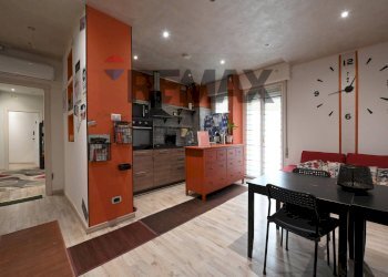 Quadrilocale PIAZZA DANTE, 29 
 Stazione treni, Modena (zona Circoscrizione 1) - foto 1