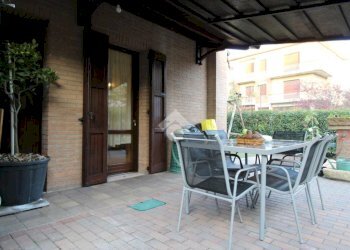 Villa a Schiera Via Canale, Casalgrande - foto 1