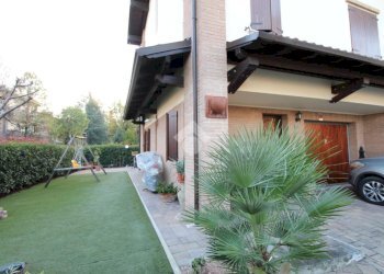 Villa a Schiera Via Canale, Casalgrande - foto 2