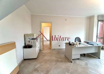 Four-room apartment Corso canale, 18, Alba - photo 4