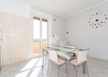 Three-room apartment Via Gibellini, Caselle Torinese - photo 1