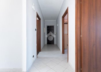 Three-room apartment Via Gibellini, Caselle Torinese - photo 8