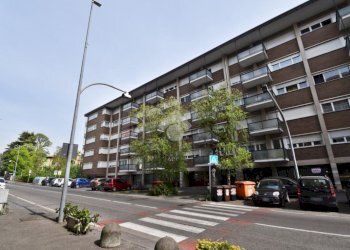 Two-room apartment Via aosta, Ivrea - photo 16