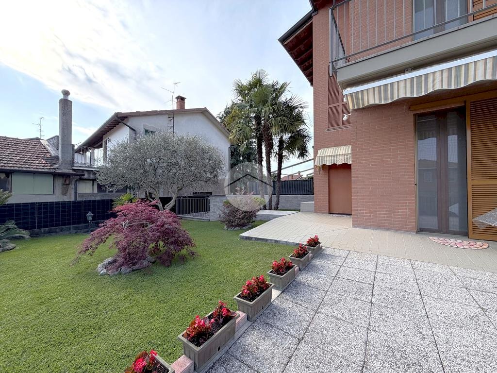 Terraced Villa Via Fratelli Bandiera, Corbetta - photo 3