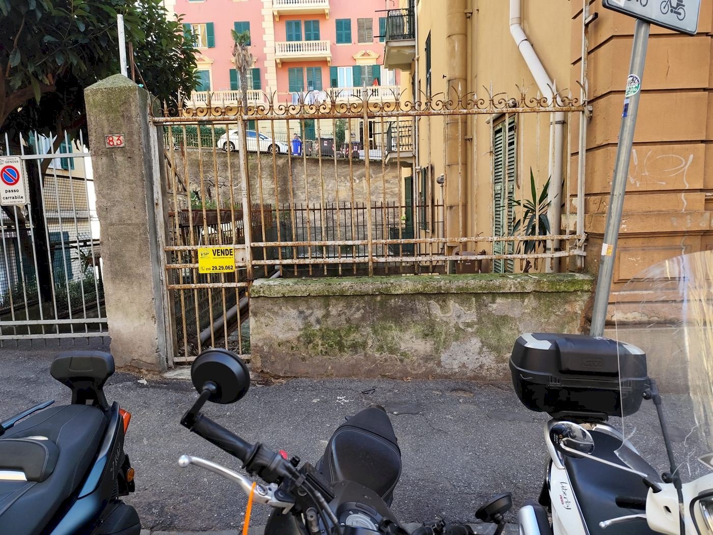 Posto Auto via G.B. D'Albertis, Genova (zona San Fruttuoso) - foto 2