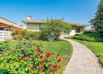 Villa Via Grancia, hamlet Grancia, Lainate - photo 4