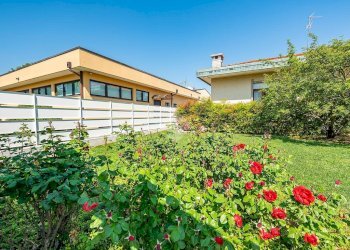 Villa Via Grancia, hamlet Grancia, Lainate - photo 5