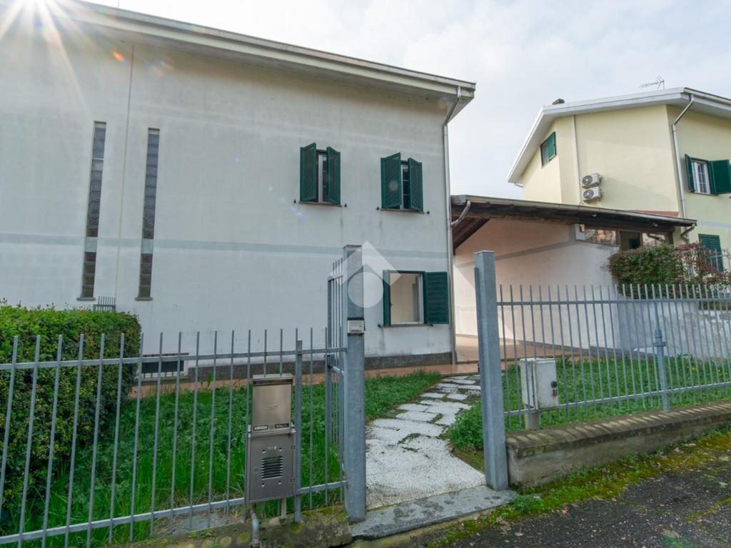 Villa a Schiera Via degli Olmi, Lu - foto 1