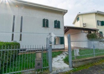 Villa a Schiera Via degli Olmi, Lu - foto 1