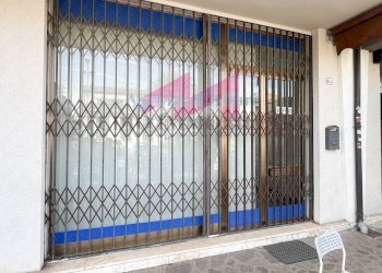 Foto 7 - Negozio Via Leonardo Da Vinci
 
4, Castelmassa - foto 7