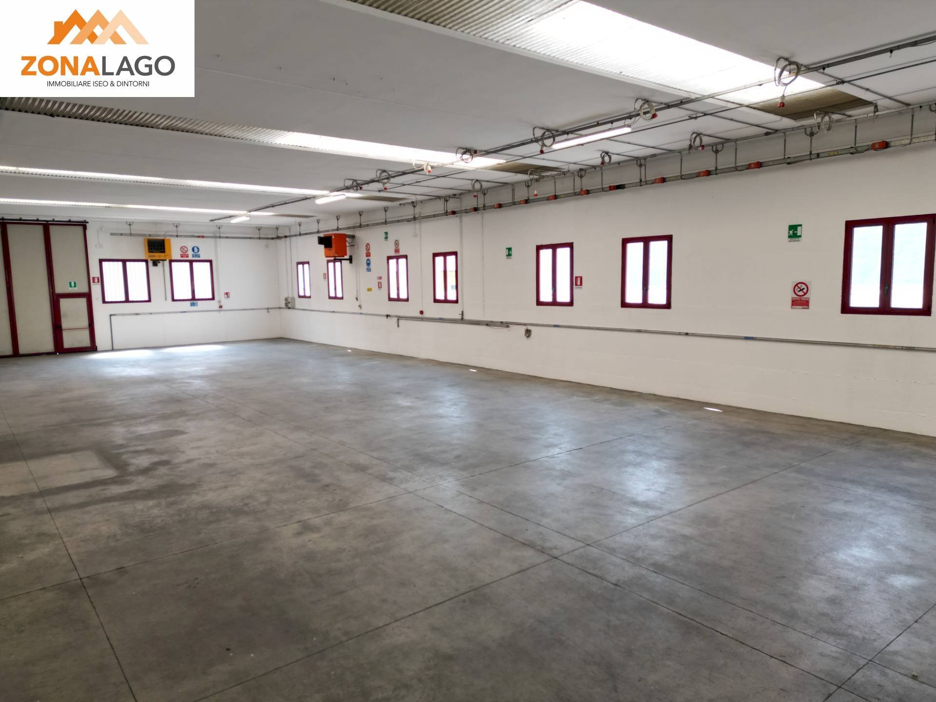 Foto 1 - Capannone SALE MARASINO, Sale Marasino - foto 1