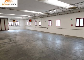 Foto 1 - Capannone SALE MARASINO, Sale Marasino - foto 1