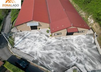 Foto 1 - Capannone SALE MARASINO, Sale Marasino - foto 1