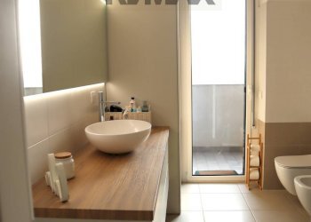 Bagno - Bilocale via Giorgio De Chirico
 
6H, Milano - foto 10