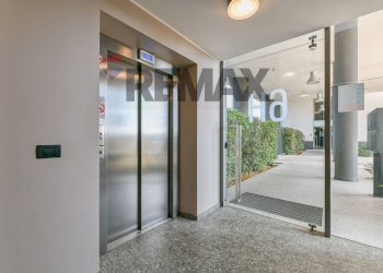 Ricezione / Lobby - Two-room apartment via Giorgio De Chirico
6H, Milano - photo 24