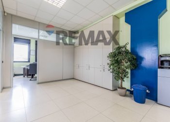 Stanza vuota - Ufficio VIA DI VITTORIO
 
70, Novate Milanese - foto 12