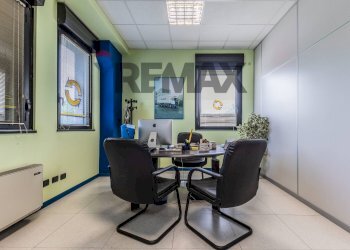 Sala da pranzo - Ufficio VIA DI VITTORIO
 
70, Novate Milanese - foto 19