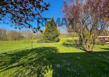 Giardino - Casa semi indipendente Via Bevera
 
5, Viggiù - foto 3