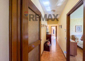 Hall / corridoio - Casa semi indipendente Via Bevera
 
5, Viggiù - foto 11