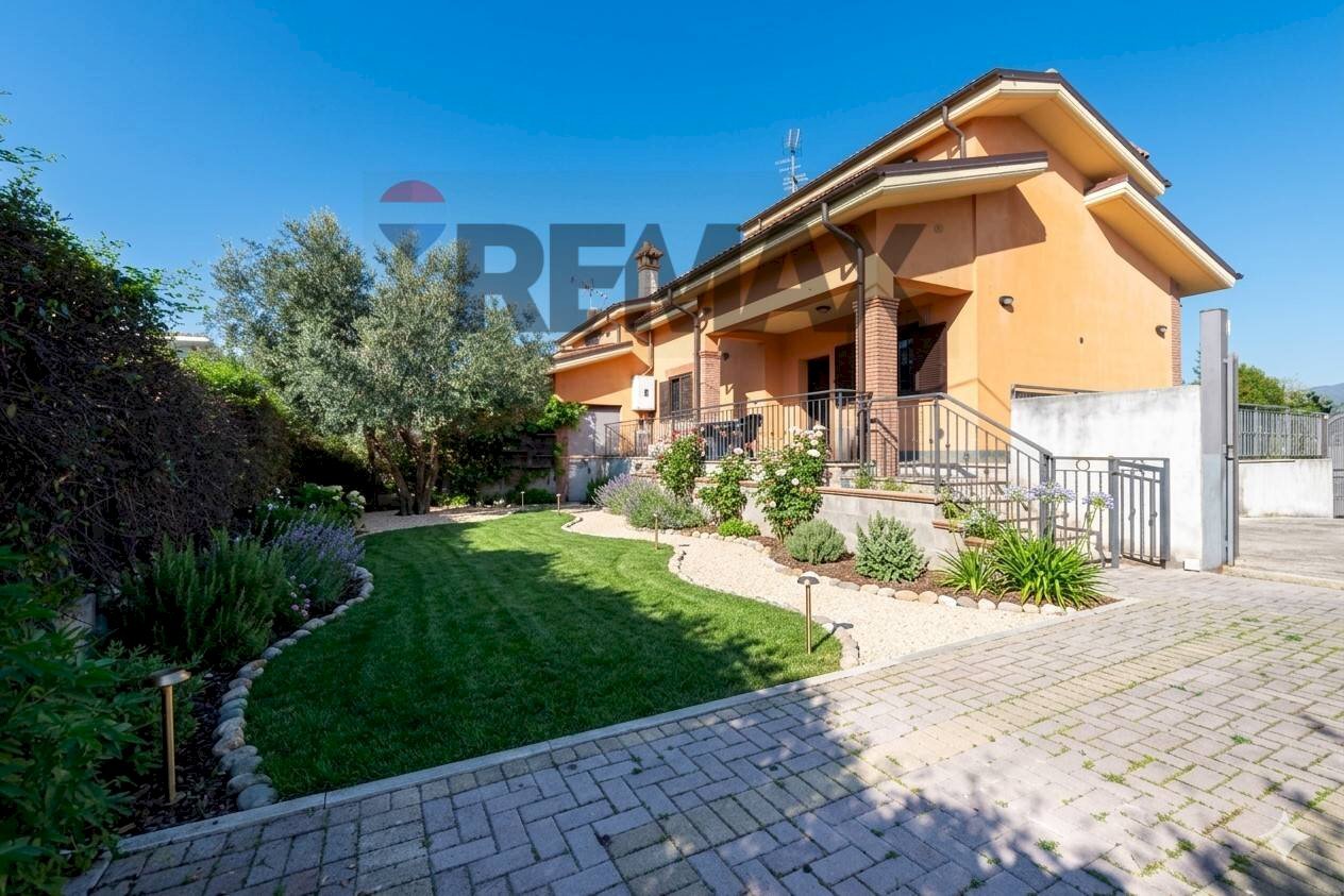 Casa all\'aperto - Casa semi indipendente Via Provinciale
 
44, Nerola - foto 1