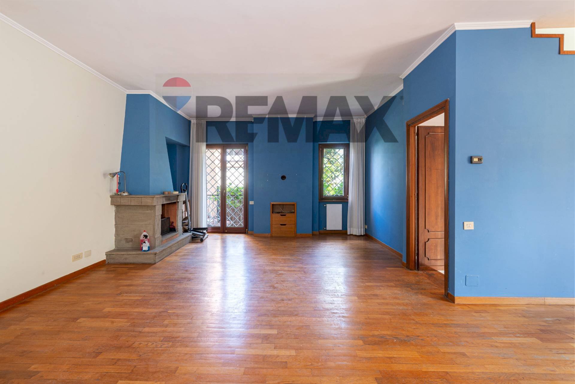 Stanza vuota - Villa a Schiera Via Sofocle
 
152, Roma - foto 2