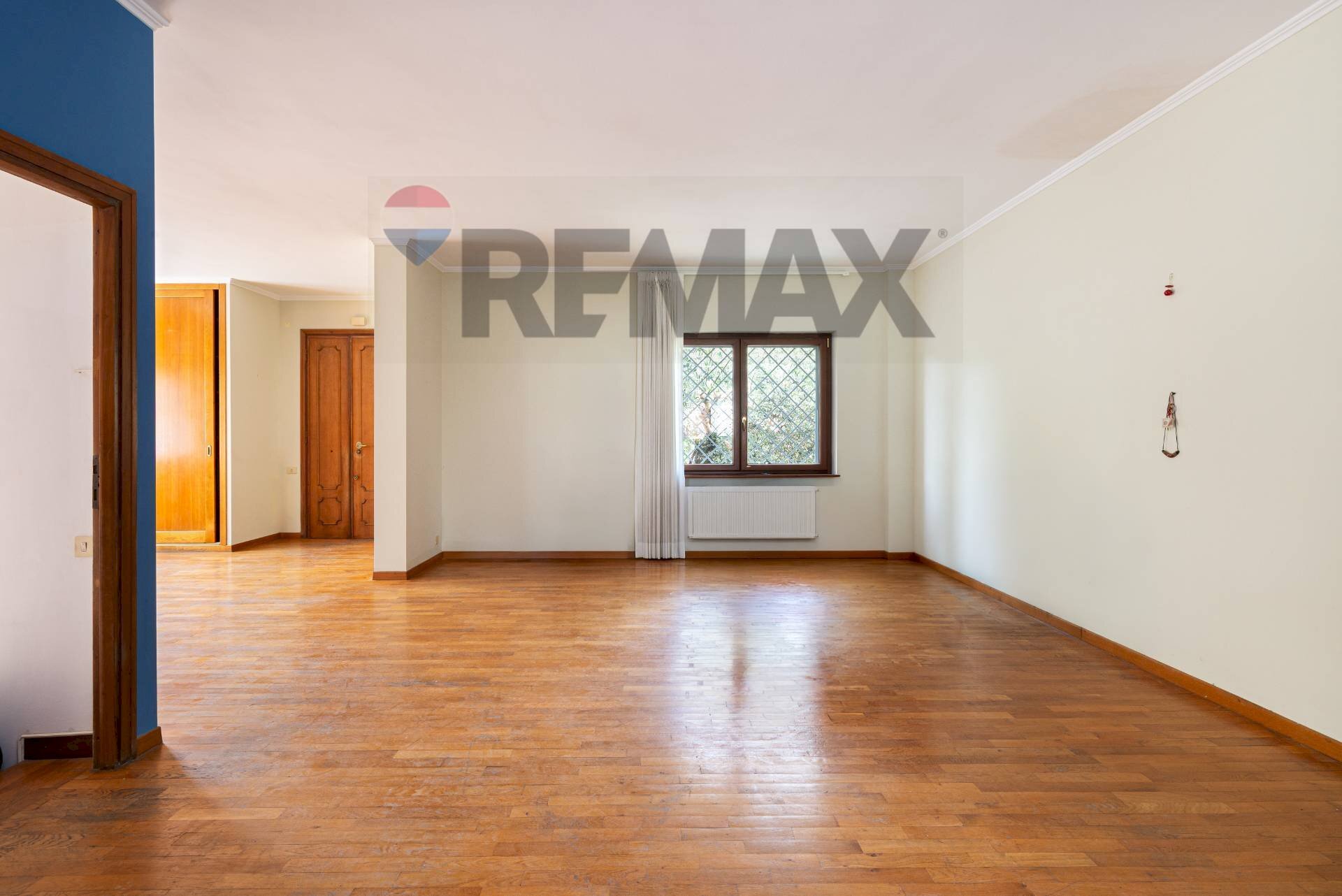 Stanza vuota - Villa a Schiera Via Sofocle
 
152, Roma - foto 2