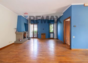 Stanza vuota - Villa a Schiera Via Sofocle
 
152, Roma - foto 2