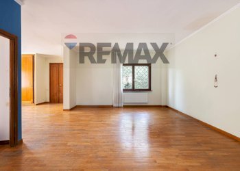 Stanza vuota - Villa a Schiera Via Sofocle
 
152, Roma - foto 4
