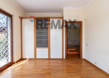Stanza vuota - Villa a Schiera Via Sofocle
 
152, Roma - foto 12