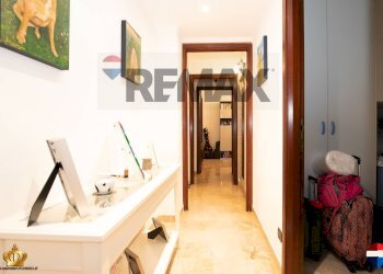 Hall / corridoio - Appartamento via Capri
 
93, Genova - foto 32