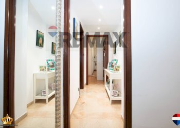 Hall / corridoio - Appartamento via Capri
 
93, Genova - foto 33