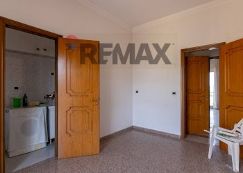 Stanza vuota - Appartamento Via Madonna della Via
 
142, Caltagirone - foto 9